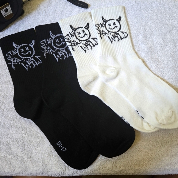 🍒🍒 2 Pairs Wild Ankle Socks - Picture 1 of 9